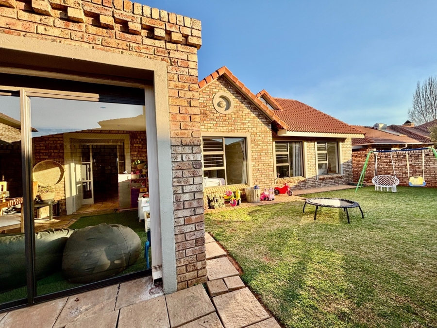 4 Bedroom Property for Sale in Mooivallei Park North West